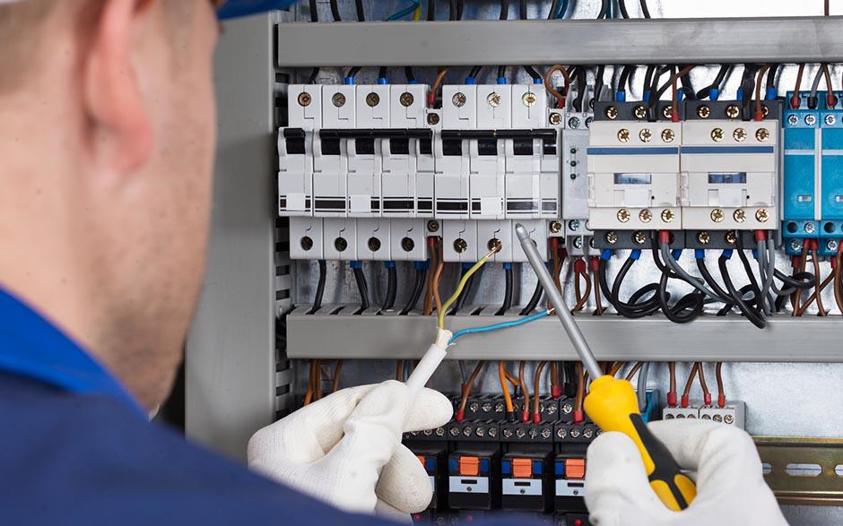 électricien dans le bâtiment Sèvres